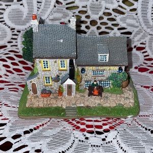 Chapel Hill London” The Crown” Pub Miniature!